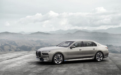 SEVENTH HEAVEN: 7th-gen BMW 7 Series heads down Electric Avenue